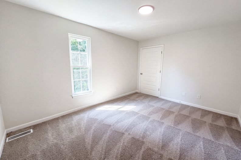 Photo 14 of 33 of 4982 Follansbee Rd, Winston Salem, NC