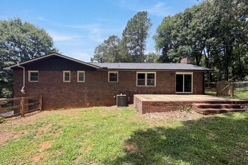 Photo 5 of 21 of 509 Spring Park Dr, Canton, GA