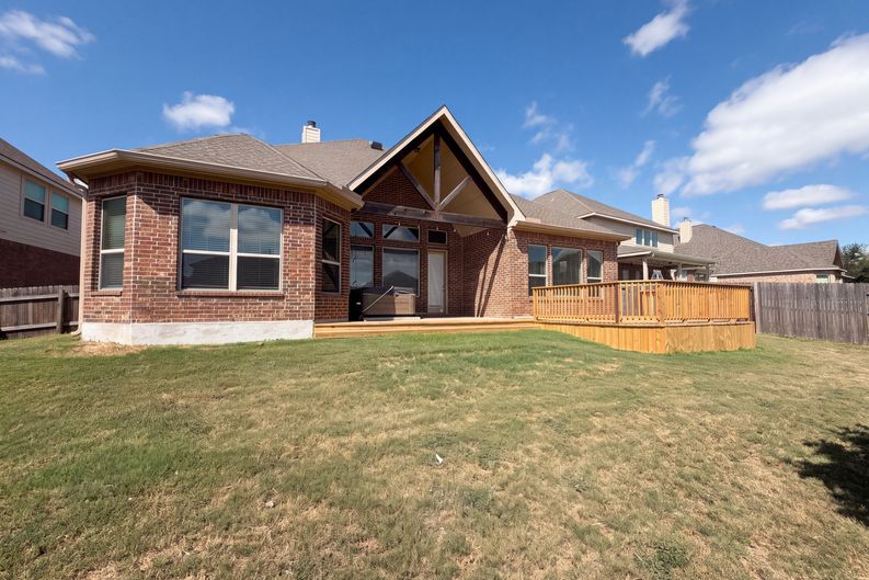 Photo 5 of 21 of 122 Bluehaw Dr, Georgetown, TX