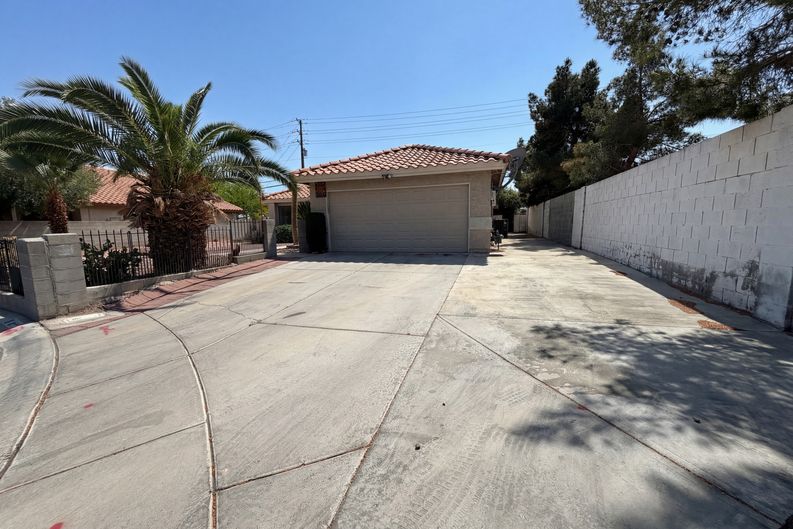 Photo 9 of 41 of 3607 Duffy Cir, North Las Vegas, NV