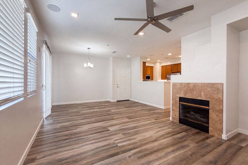 Photo 3 of 25 of 41534 King Palm Ave, Murrieta, CA
