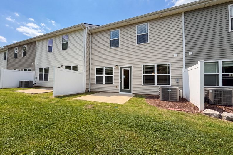 Photo 19 of 23 of 1134 Somerset Springs Dr, Spring Hill, TN
