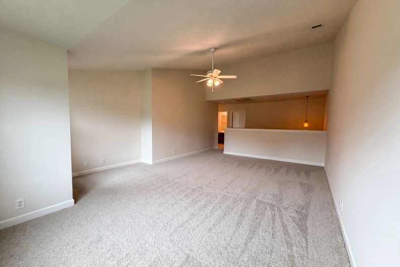 Photo 11 of 25 of 1223 California Dr, Murfreesboro, TN