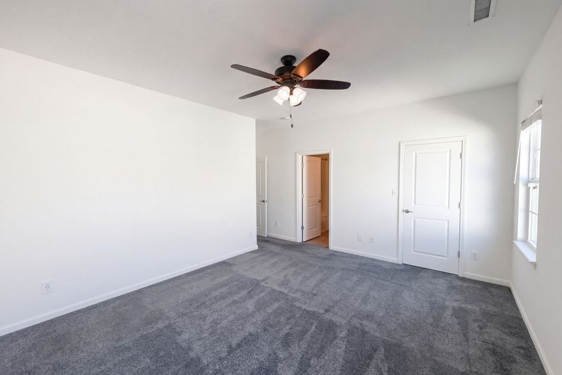 Photo 15 of 31 of 4128 Ballybay Ln, Indianapolis, IN