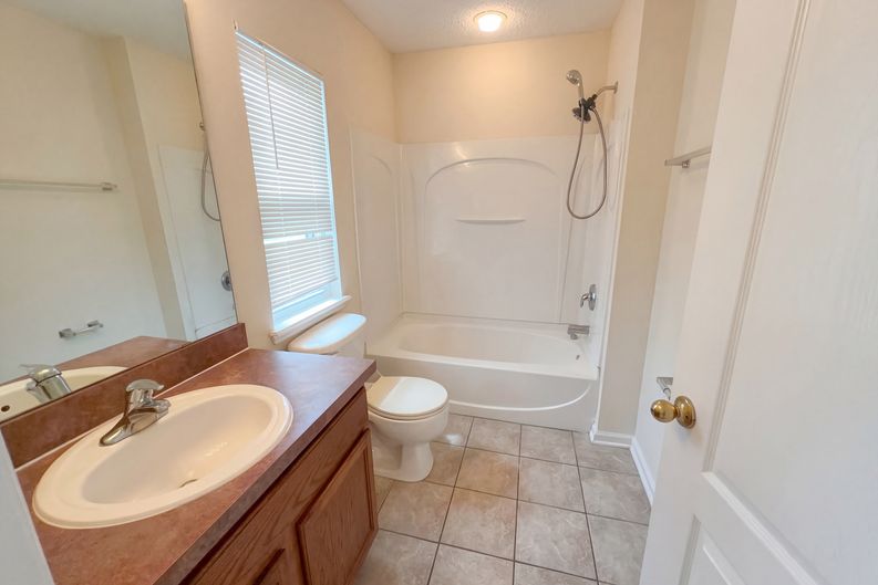 Photo 14 of 17 of 1539 Biscayne Bay Dr, Jacksonville, FL