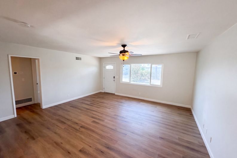 Photo 7 of 20 of 3924 Grandon Ave, San Marcos, CA