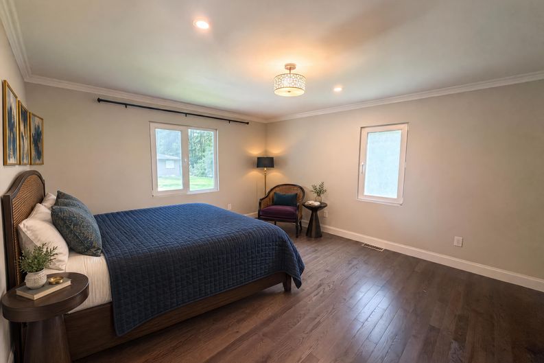 Photo 4 of 43 of 37045 Chagrin Blvd, Chagrin Falls, OH