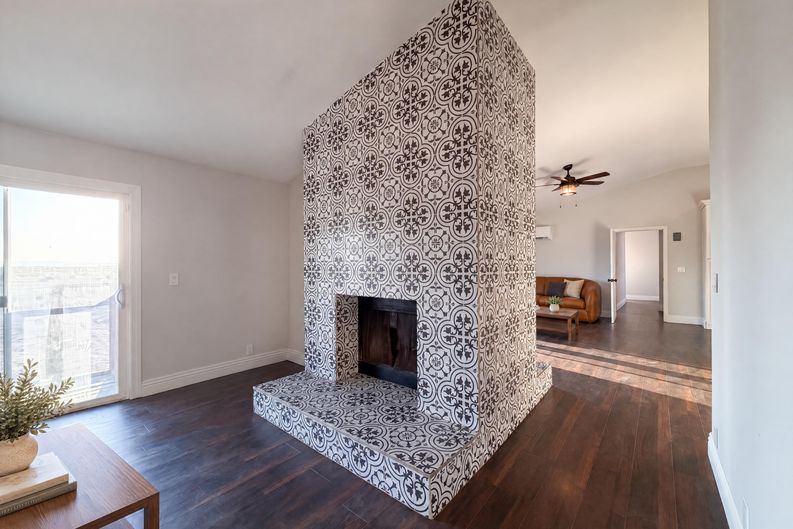 Photo 13 of 40 of 1401 60th St W, Rosamond, CA
