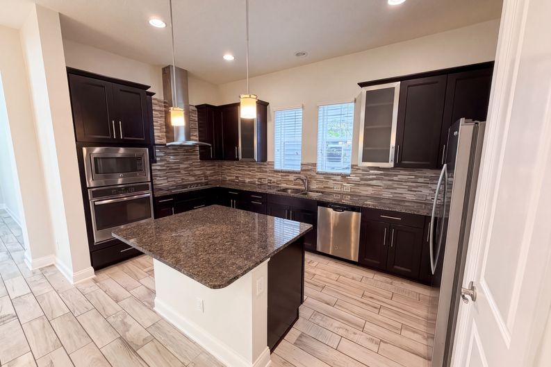 Photo 9 of 32 of 7797 Laureate Blvd, Orlando, FL