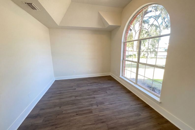 Photo 6 of 22 of 978 Tammy Cove Ln, Jacksonville, FL