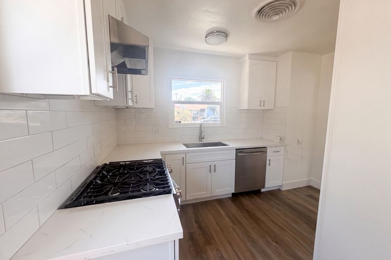 Photo 9 of 29 of 8015 Aldea Ave, LOS ANGELES, CA