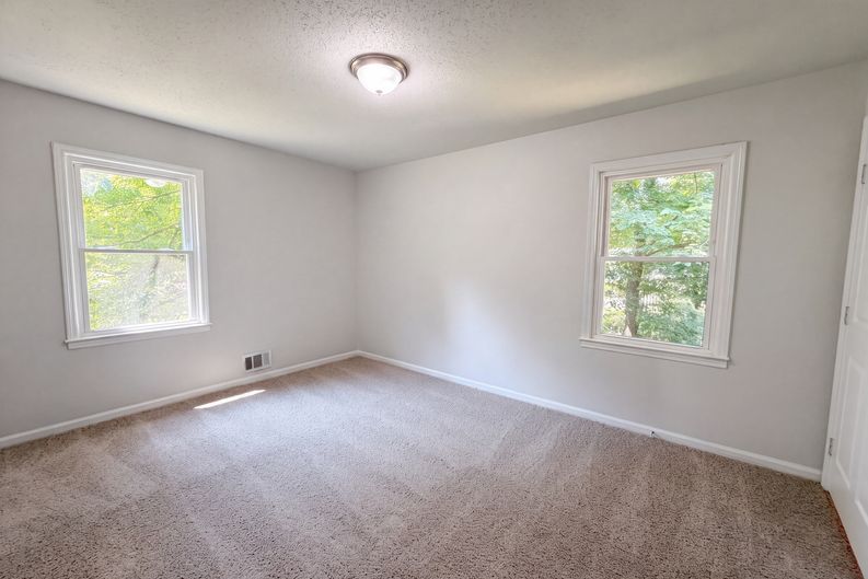 Photo 4 of 26 of 1653 E Kellogg Cir, Douglasville, GA