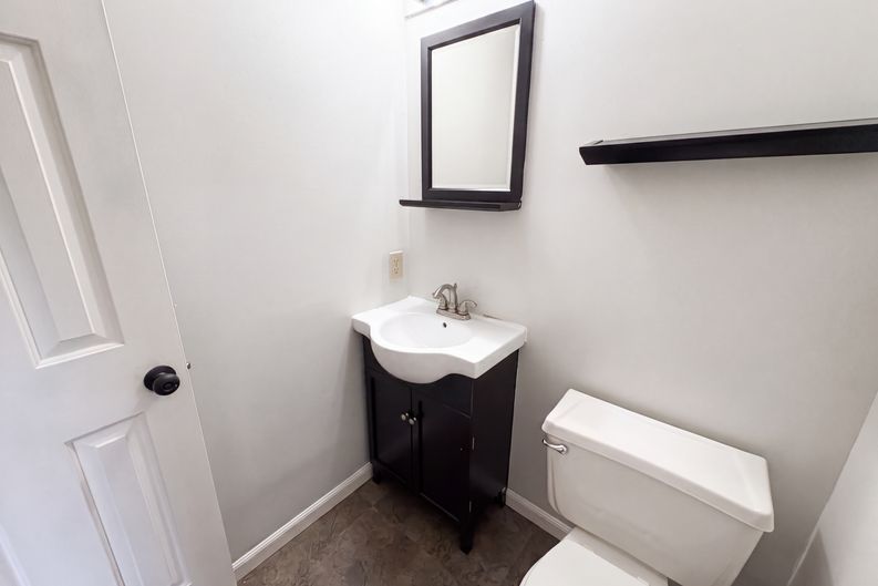 Photo 15 of 27 of 6401 Forest Grove Dr, Fredericksburg, VA