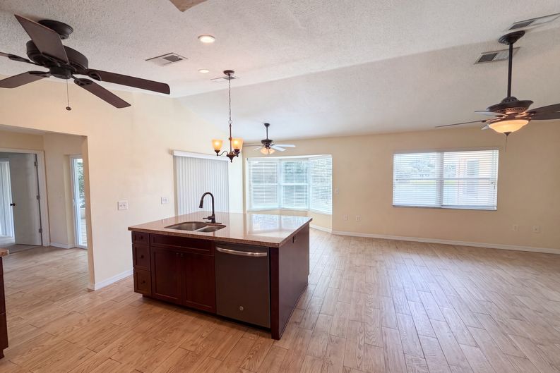 Photo 14 of 44 of 4573 Bayridge Ct, Spring Hill, FL
