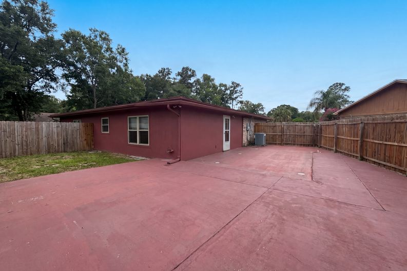 Photo 20 of 22 of 841 Chalmet Ln, Jacksonville, FL