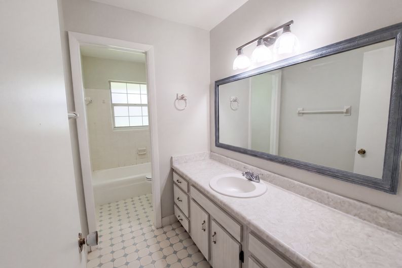 Photo 20 of 28 of 1310 SE 38th Ct, Ocala, FL