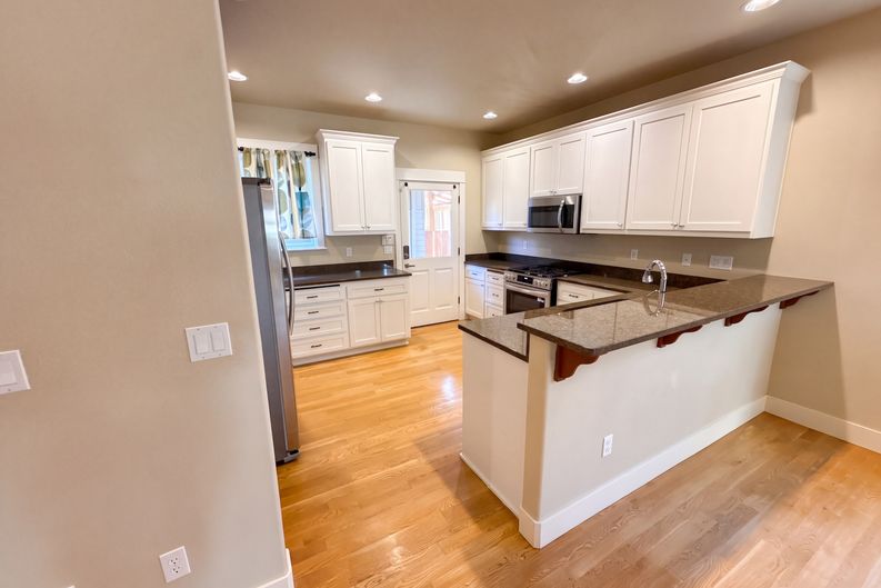 Photo 6 of 26 of 1125 W 28th Ave, Eugene, OR