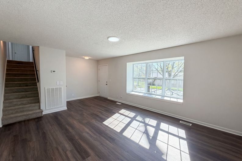 Photo 3 of 21 of 5148 Roxborough Dr, Hermitage, TN