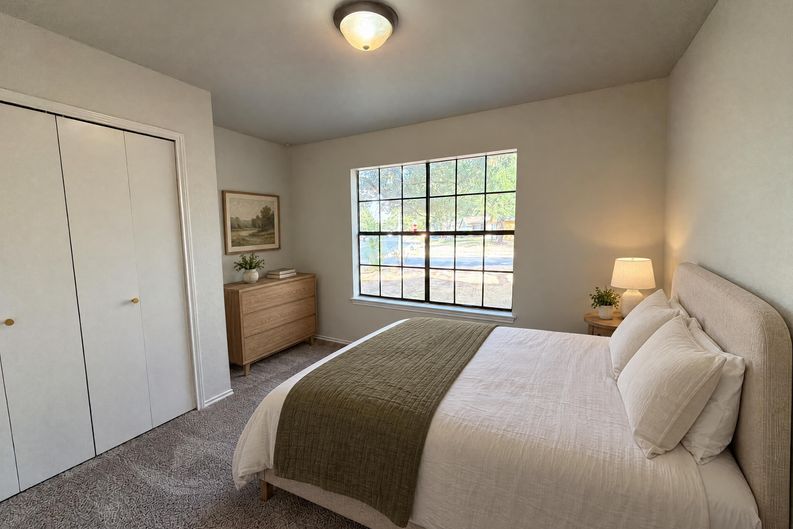 Photo 12 of 31 of 13020 Moorcroft Ln, Austin, TX