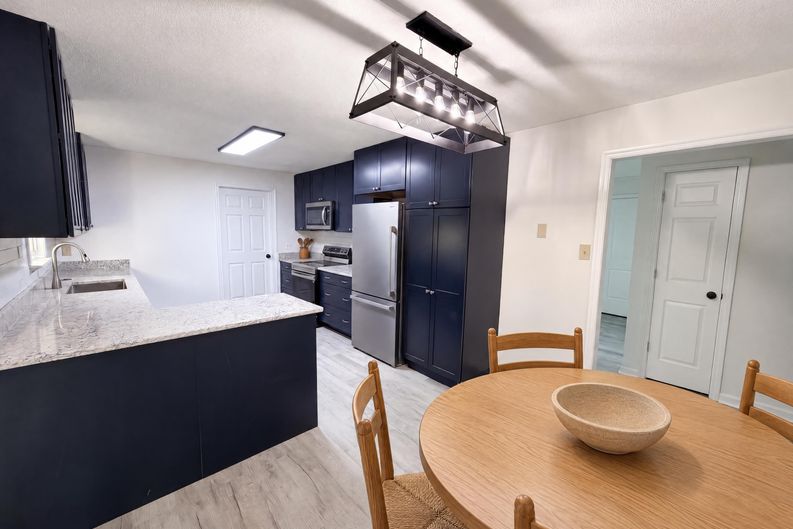 Photo 6 of 27 of 7301 Meadowbrook Cir, Knoxville, TN