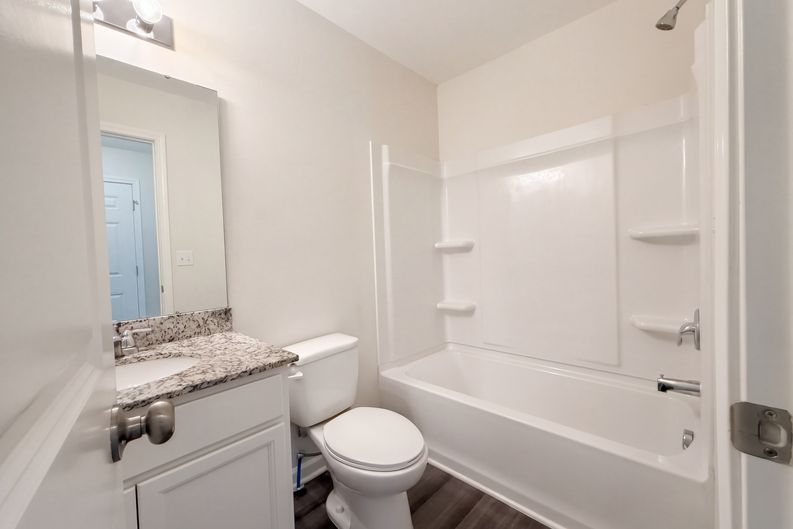 Photo 13 of 22 of 10103 Lakeview Dr, Taylor, MI