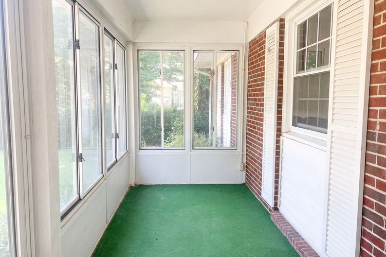 Photo 16 of 18 of 4307 Greenwood Dr, Portsmouth, VA