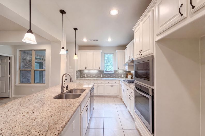 Photo 21 of 39 of 9332 Kaitlyn Ct, Lantana, TX