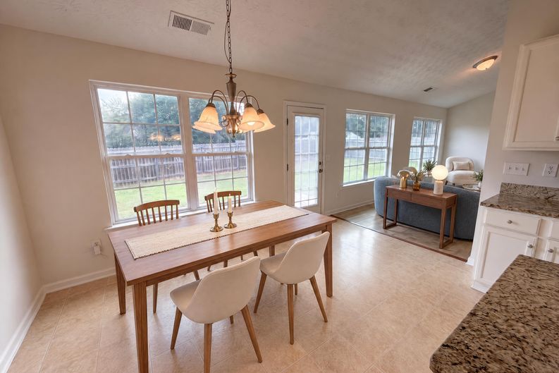 Photo 7 of 26 of 5482 Swanson Rd, Ellenwood, GA