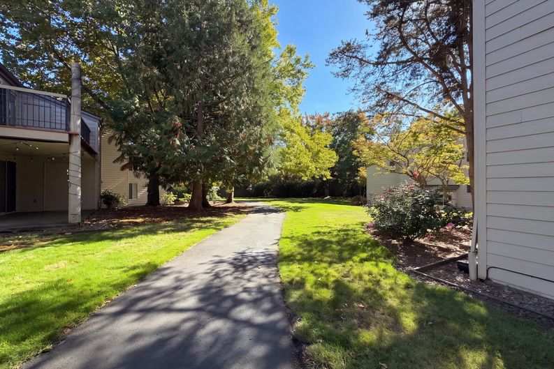 Photo 23 of 25 of 11776 SW Boones Bend Dr, Beaverton, OR