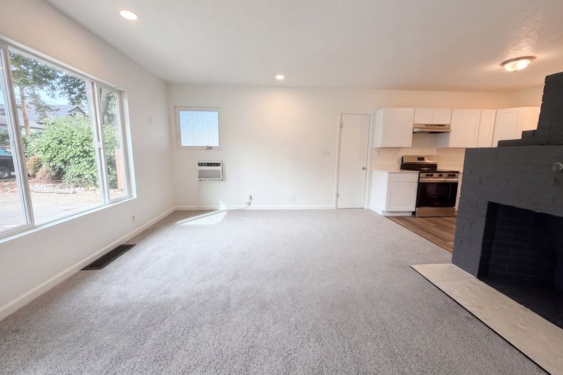 Photo 3 of 16 of 12730 SE 25th Ave, Portland, OR