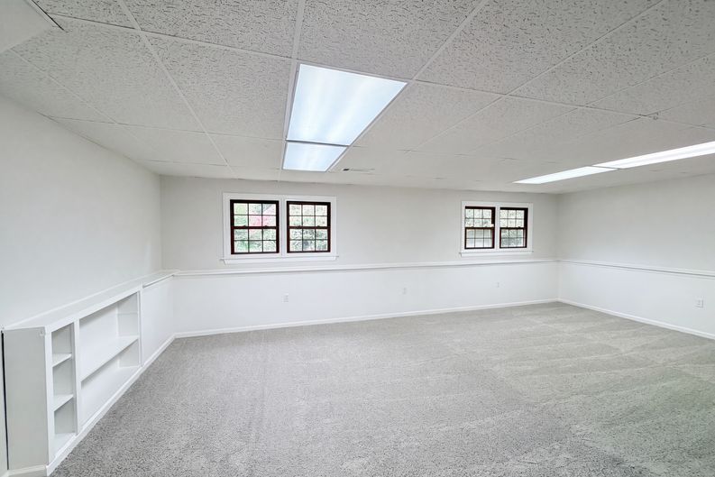 Photo 17 of 29 of 1731 Sundale Dr, Lawrenceville, GA