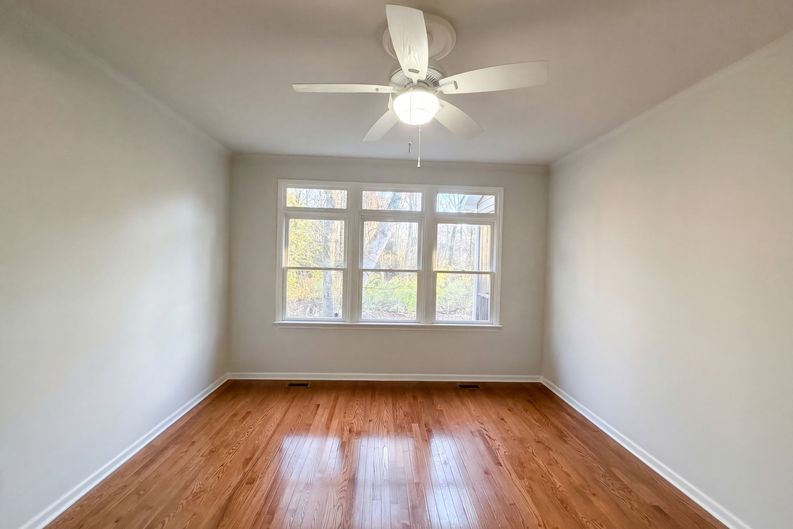 Photo 9 of 18 of 729 E Ivy Valley Dr, Fuquay Varina, NC