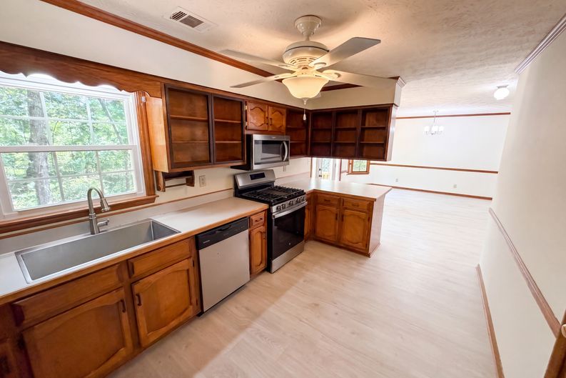 Photo 7 of 22 of 339 Newton Rd, Newnan, GA