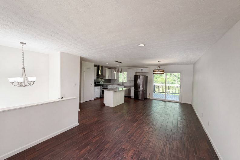 Photo 6 of 16 of 1010 Buckhurst Dr, Atlanta, GA