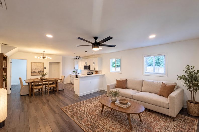 Photo 3 of 15 of 212 W Hiawatha St, Tampa, FL