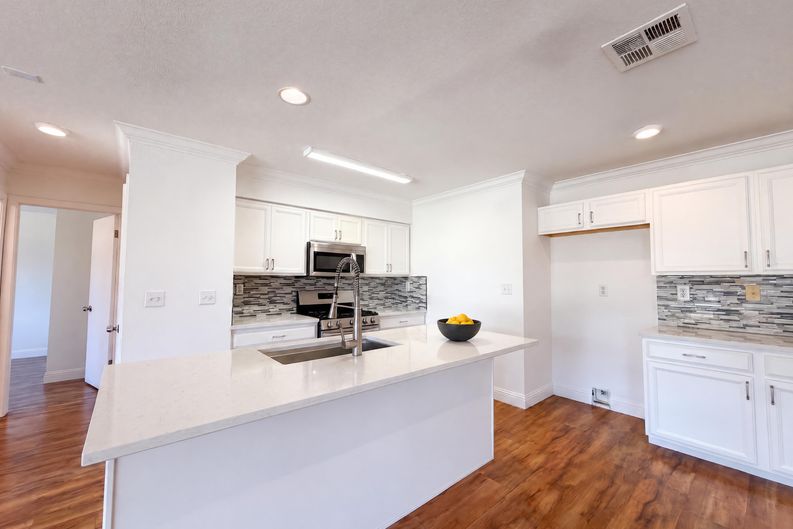 Photo 13 of 39 of 8460 Orchard Creek Way, Elk Grove, CA