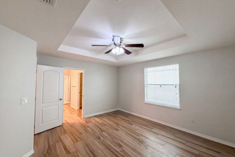 Photo 11 of 24 of 1048 Bethpage Rd, Auburndale, FL