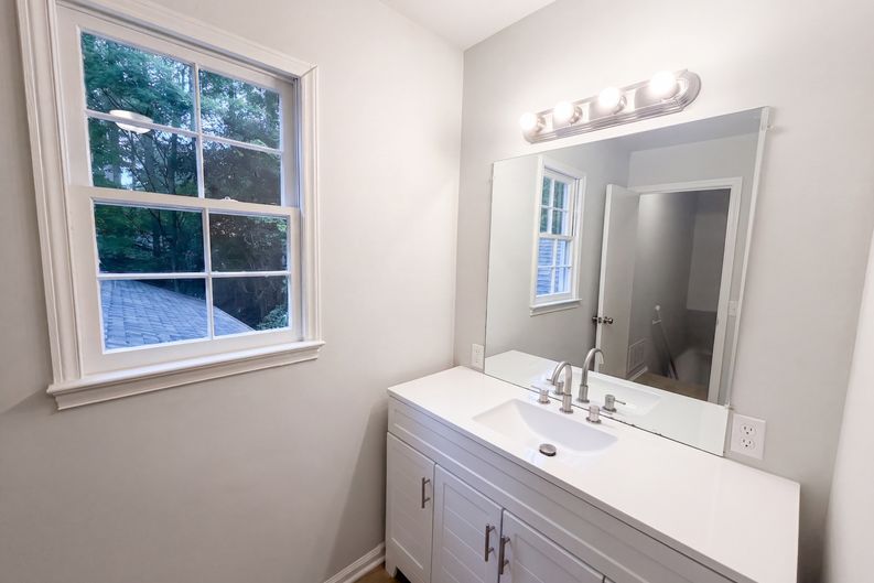 Photo 14 of 18 of 1304 Wicklow Dr, Cary, NC