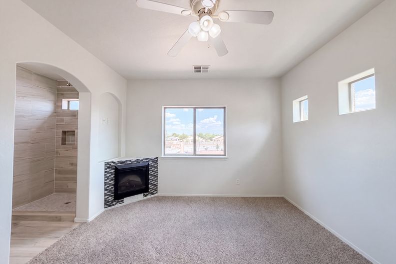 Photo 4 of 31 of 5641 S 10th Dr, Phoenix, AZ