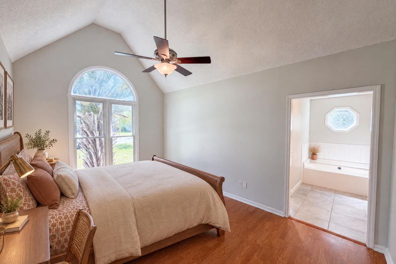 Photo 4 of 37 of 153 Courtney Oak Dr, West Columbia, SC