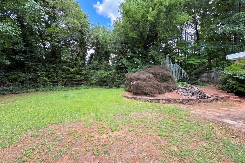 Photo 19 of 20 of 158 Colemans Bluff Dr, Woodstock, GA