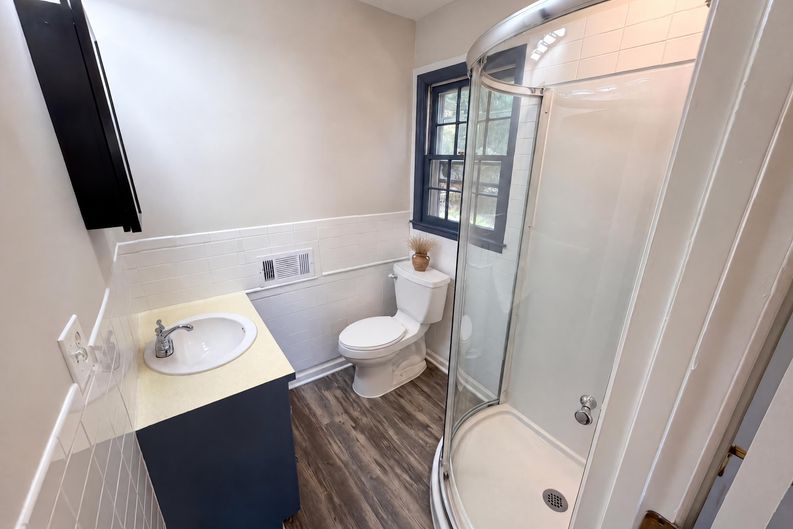 Photo 9 of 41 of 1030 McLaughlin Dr, Charlotte, NC
