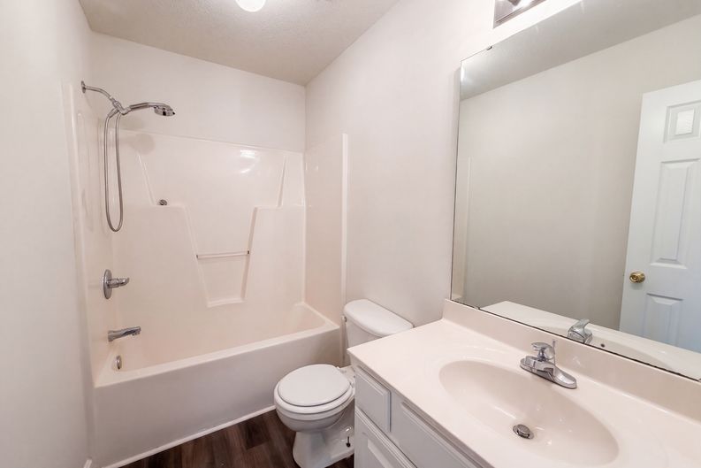 Photo 12 of 19 of 3888 Courtland Cir, Thomasville, NC
