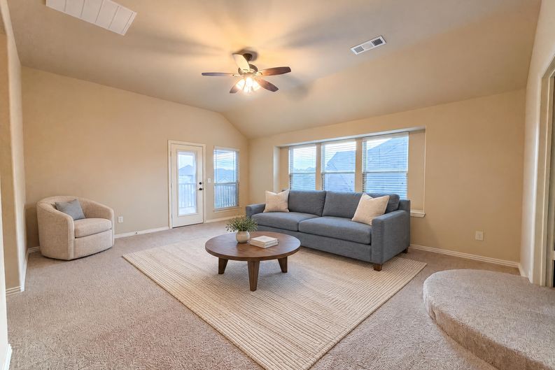 Photo 10 of 34 of 725 Lyndhurst Dr, Anna, TX