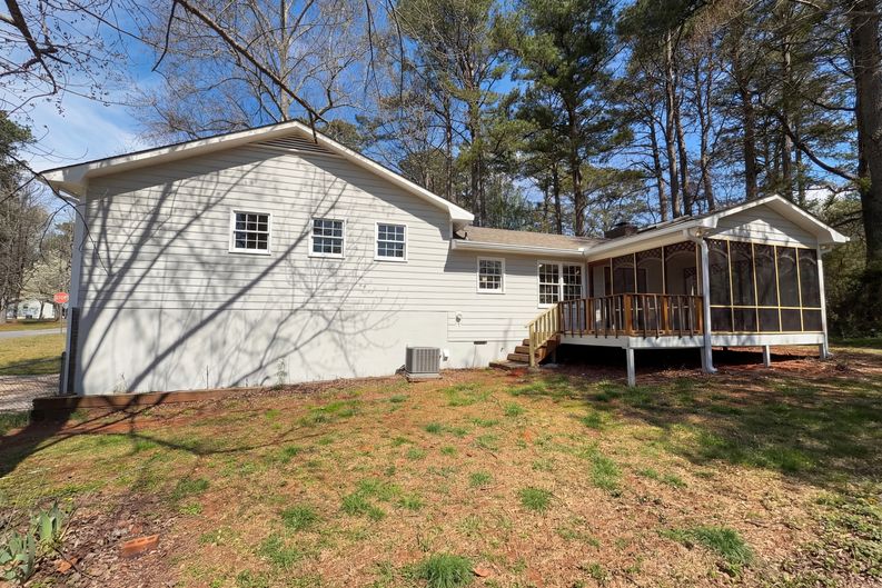 Photo 5 of 20 of 2006 Chelsea Ln, Acworth, GA