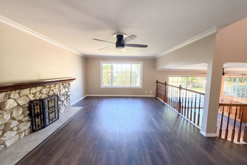 Photo 3 of 21 of 4665 Guava Ave, Seal Beach, CA