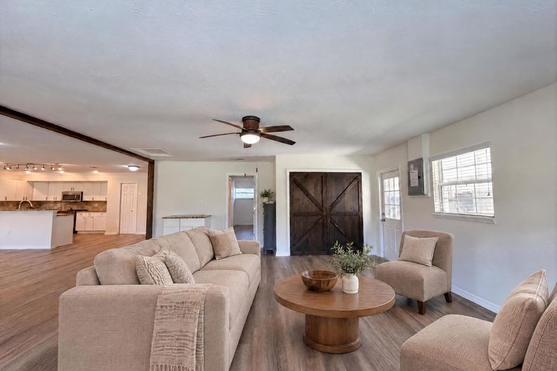 Photo 15 of 34 of 2805 105th St E, Palmetto, FL