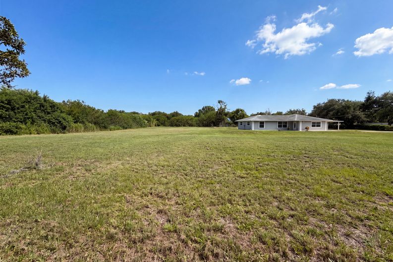 Photo 32 of 34 of 2805 105th St E, Palmetto, FL