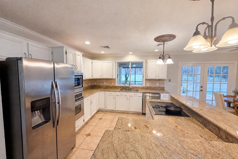 Photo 11 of 30 of 300 Sprucewood Rd, Lake Mary, FL