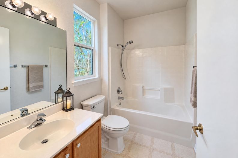 Photo 12 of 17 of 115 Purple Sage Dr, Georgetown, TX
